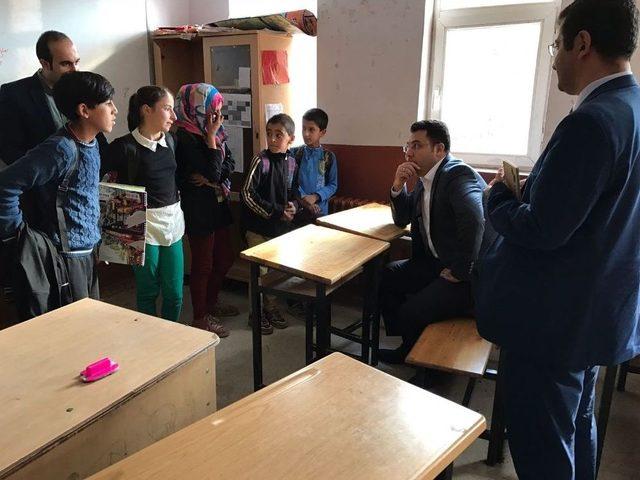 Kaymakam Özcan Okulları Ziyaret Etti