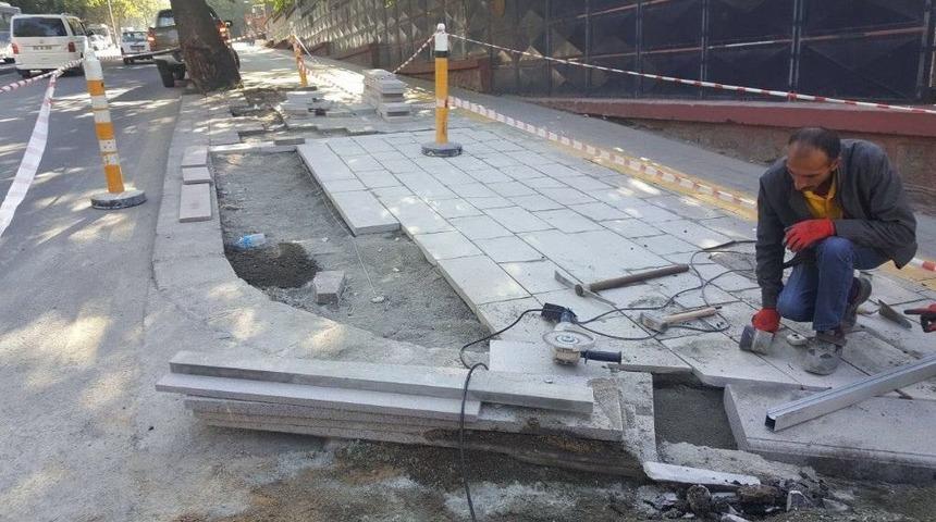B&uuml;y&uuml;kşehir&rsquo;den Kaldırımlara Bakım Ve Onarım