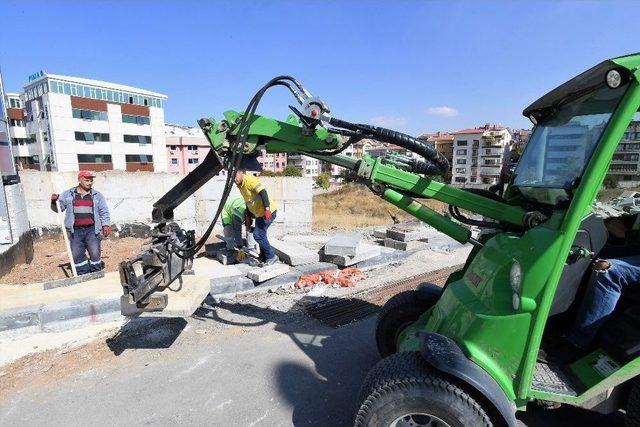 Büyükşehir’den Kaldırımlara Bakım Ve Onarım