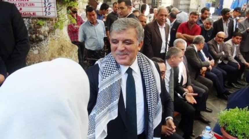 Abdullah G&uuml;l'e Şanlıurfa'da Yoğun Ilgi