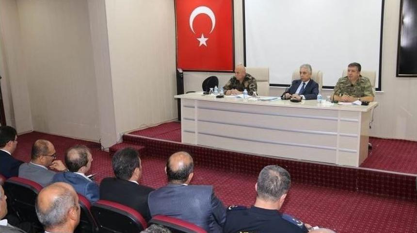 Hakkari&rsquo;de "okul G&uuml;venliği&rdquo; Toplantısı