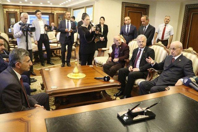 Bayramı Memleketinde Ge&ccedil;iren Tbmm Başkanı Kahraman Rize&rsquo;den Ayrıldı 1