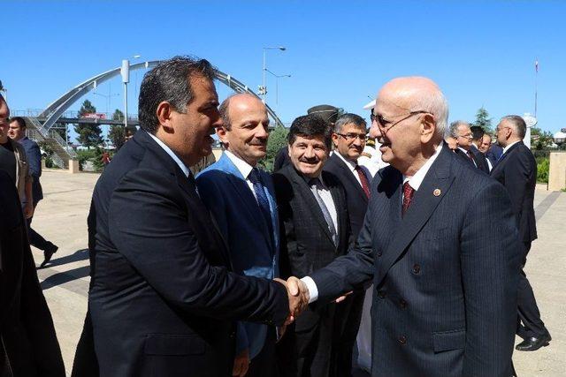 Bayramı Memleketinde Ge&ccedil;iren Tbmm Başkanı Kahraman Rize&rsquo;den Ayrıldı 3