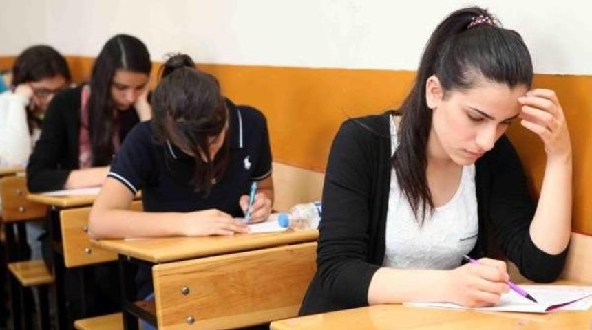 Nazik Kösegil: 200 Puan Barajı Öğrenciyi Güvende Tutacak