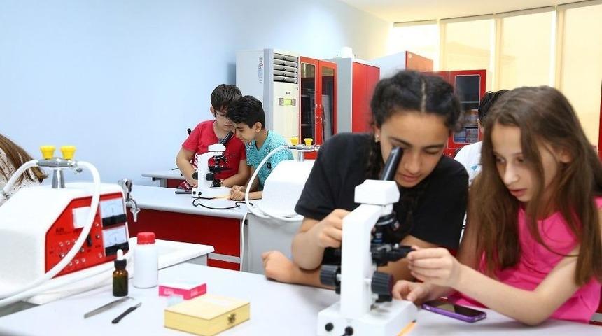 Sultangazi&rsquo;ye Gen&ccedil;lik Merkezleri