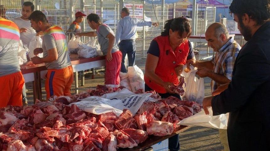 Beylikd&uuml;z&uuml;&rsquo;nde Et Bağışına B&uuml;y&uuml;k Destek