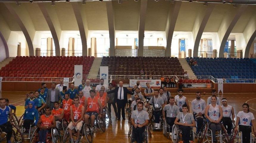 1.ınternational Cup Tekerlekli Sandalye Basketbol Turnuvası Başladı