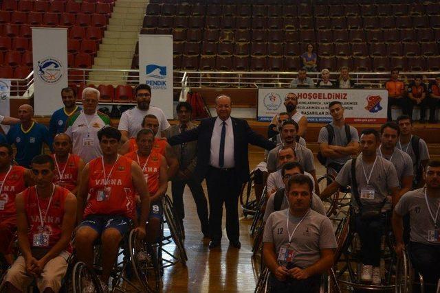 1.ınternational Cup Tekerlekli Sandalye Basketbol Turnuvası Başladı