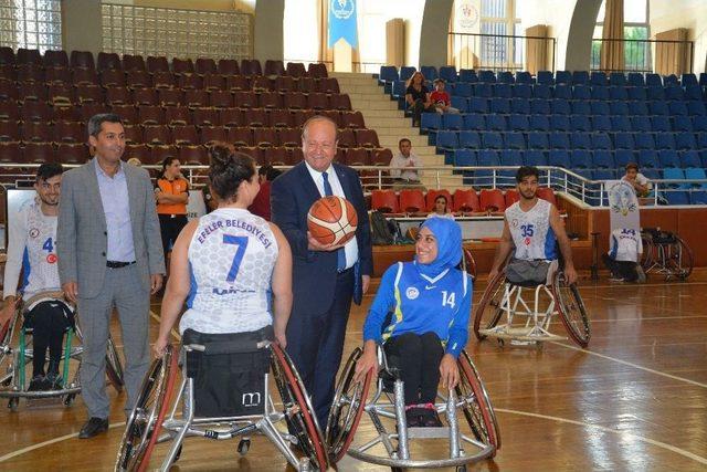 1.ınternational Cup Tekerlekli Sandalye Basketbol Turnuvası Başladı