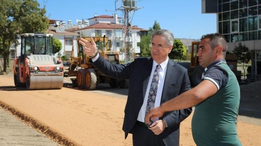 Başkan Yanılmaz, Ge&ccedil;ici Fuar Alanını İnceledi