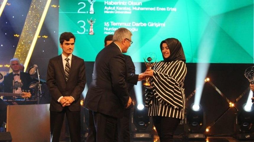 Atat&uuml;rk &Uuml;niversitesi İletişim Fak&uuml;ltesi &Ouml;d&uuml;lle D&ouml;nd&uuml;