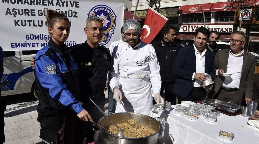 G&uuml;m&uuml;şhane Emniyetinden Vatandaşlara Aşure İkramı