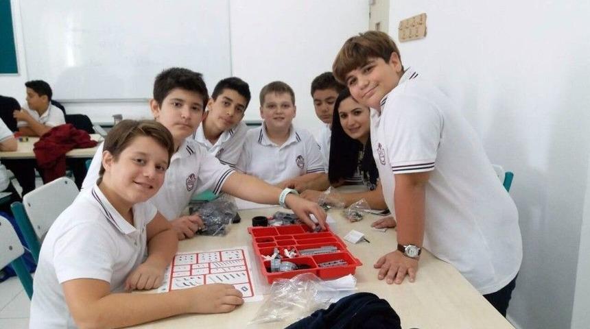 Yakın Doğu Koleji&rsquo;nde &ldquo;lego Mindstorms Seti&rdquo; Uygulaması