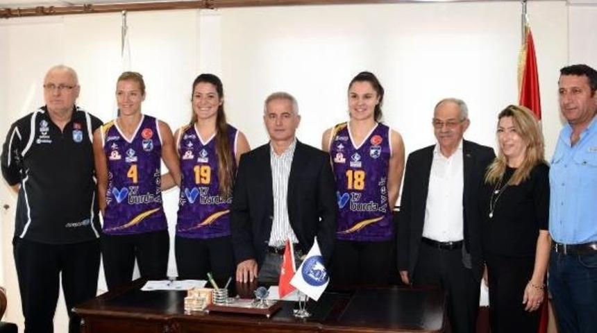 Çanakkale Belediyespor'da Yabancılar Imzaladı