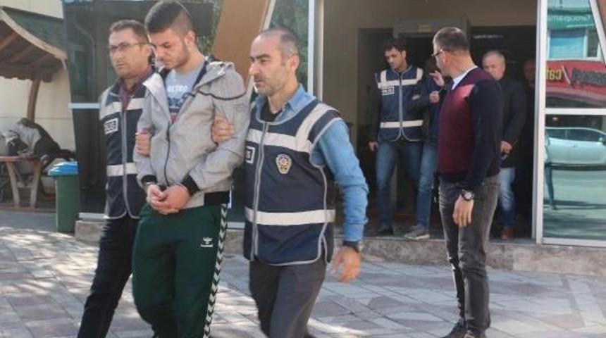 Avukat Katilinin Yanındaki 2 Kişi, Adliyeye Sevk Edildi