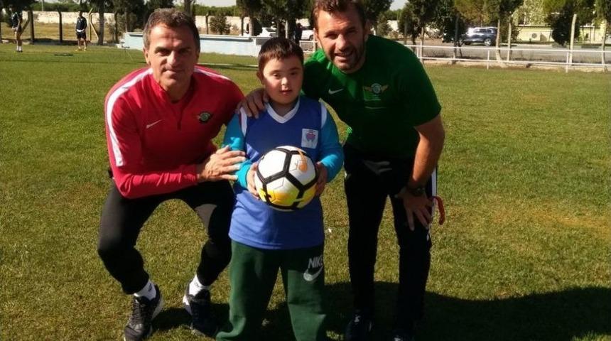 Akhisarspor, Trabzon Ma&ccedil;ı Hazırlıklarını S&uuml;rd&uuml;rd&uuml;