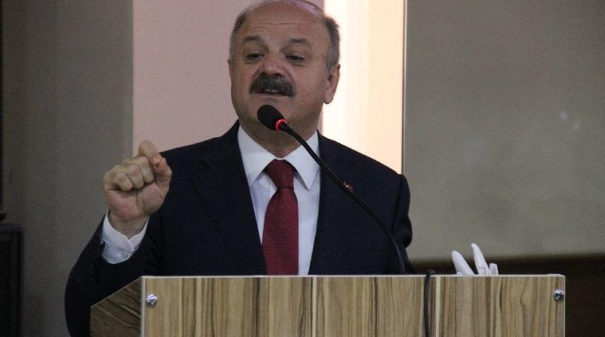 Vali &Ccedil;akacak Iğdırlı &Ouml;ğrencilerle Yemekte Buluştu