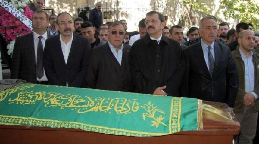 Tobb Başkanı Hisarcıklıoğlu, Kayseri'de Cenazeye Katıldı