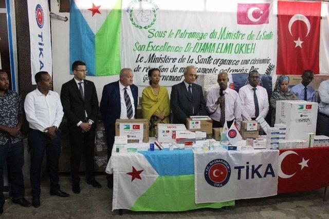 Cibuti&rsquo;de 400 Bin Kişiye İla&ccedil; Desteği 1