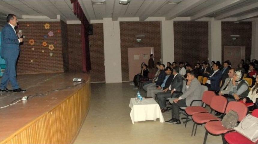 İngilizce &Ouml;ğretmenlerine Proje Eğitimi