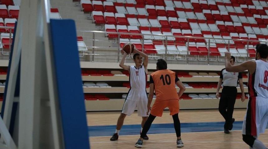 Gen&ccedil;lerin Hedefi Galibiyet