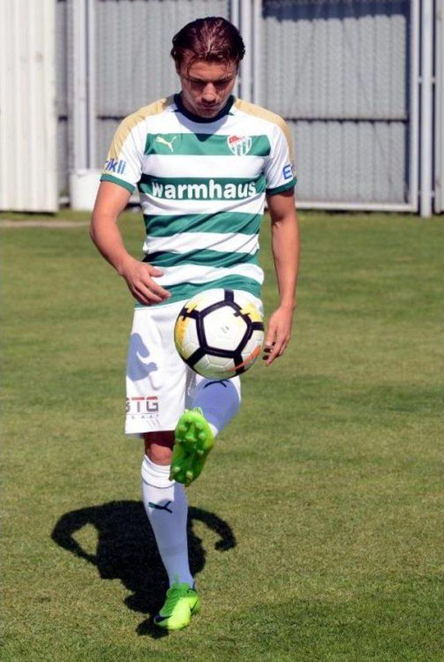 Bursaspor, Yusuf Erdoğan’Ya Yarın Imzalıyor