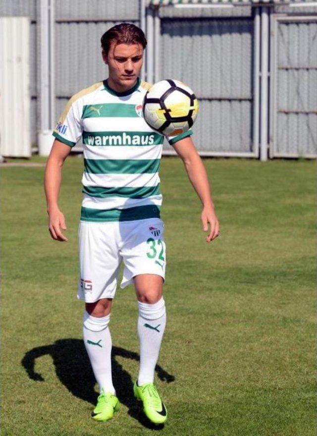 Bursaspor, Yusuf Erdoğan’Ya Yarın Imzalıyor