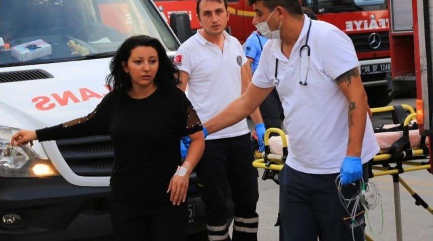 D&uuml;ğ&uuml;n Salonunda Korkutan Yangın