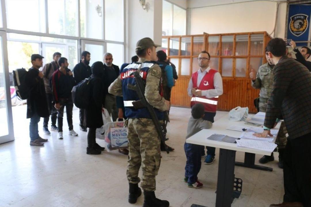 Erzincan&rsquo;da 17 Pakistan 110 Afganistan Uyruklu M&uuml;lteci Yakalandı