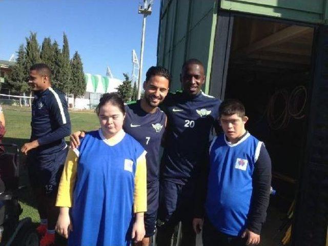 Akhisarspor un &Ouml;zel Misafirleri 1