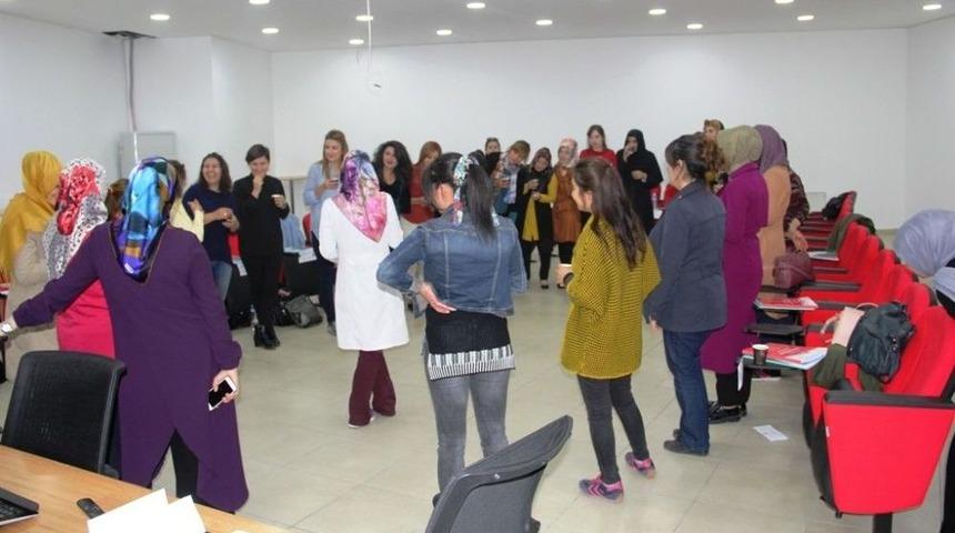 Van&rsquo;da &lsquo;anne S&uuml;t&uuml; Ve Emzirme Danışmanlığı&rsquo; Eğitimi