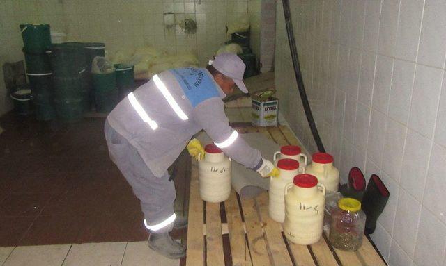 Merdivenaltı S&uuml;t &Uuml;r&uuml;nleri Ve Sakatatlar Belediye Denetimine Takıldı 1