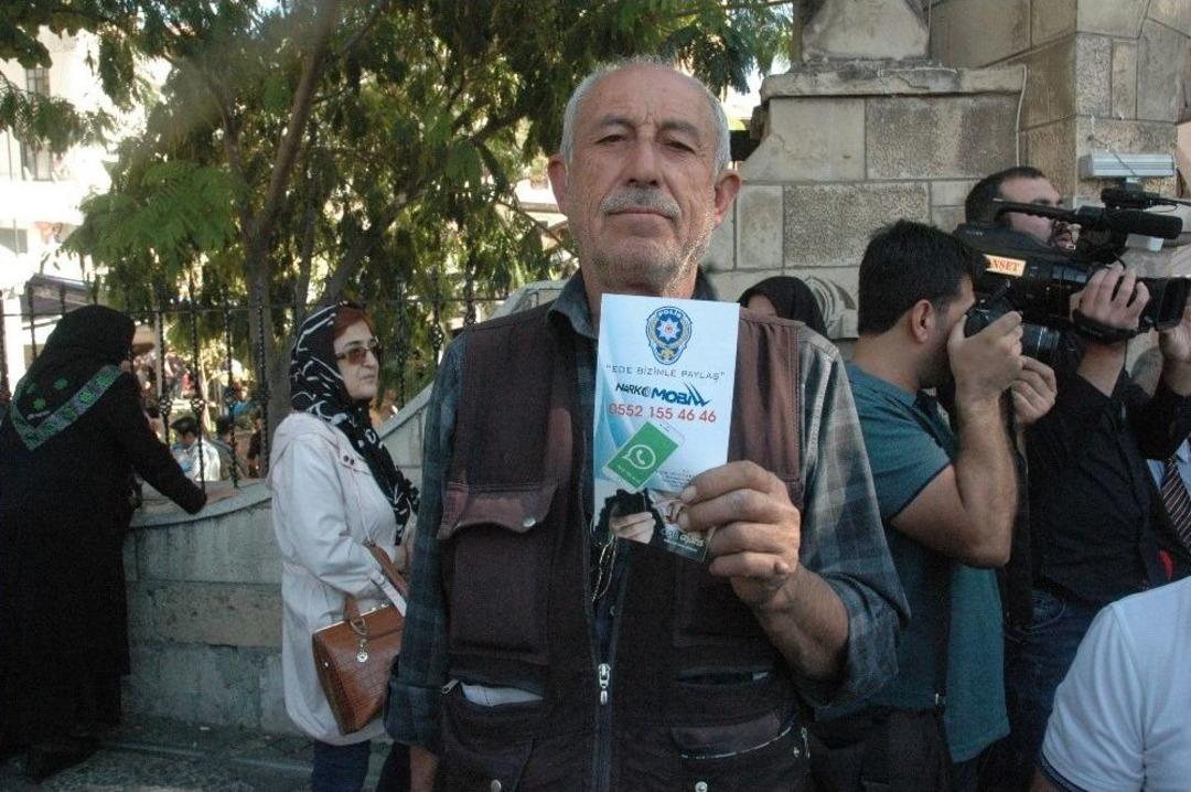 Cuma Namazı &Ccedil;ıkışı "narkomobil" Tanıtımı