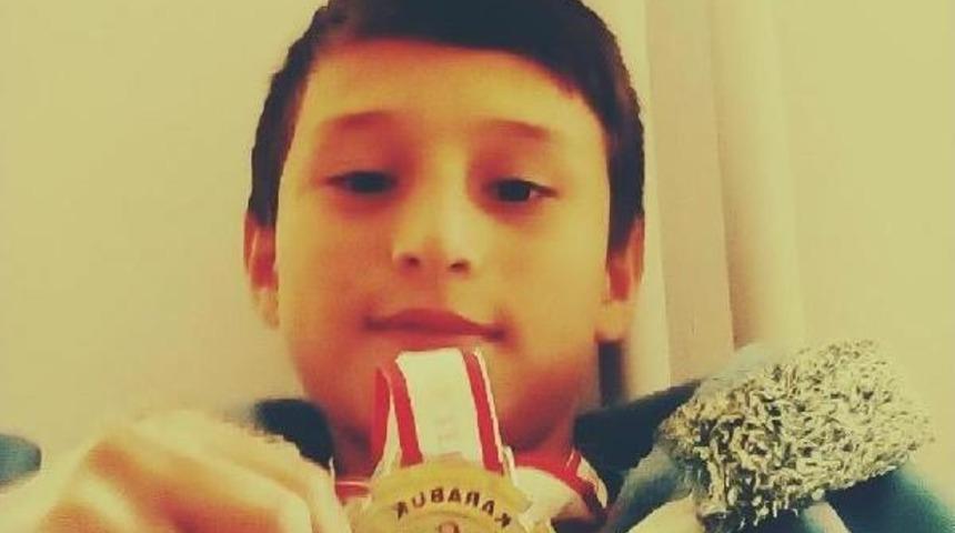 Trakt&ouml;r&uuml;n Altında Kalan &Ccedil;ocuk &Ouml;ld&uuml;, Arkadaşı Yaralandı