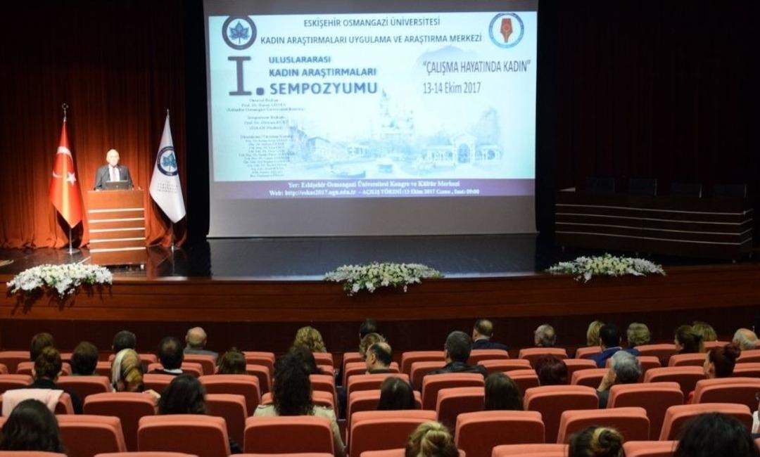 1&rsquo;inci Uluslararası Kadın Araştırmaları Sempozyumu Esog&uuml;&rsquo;de Başladı