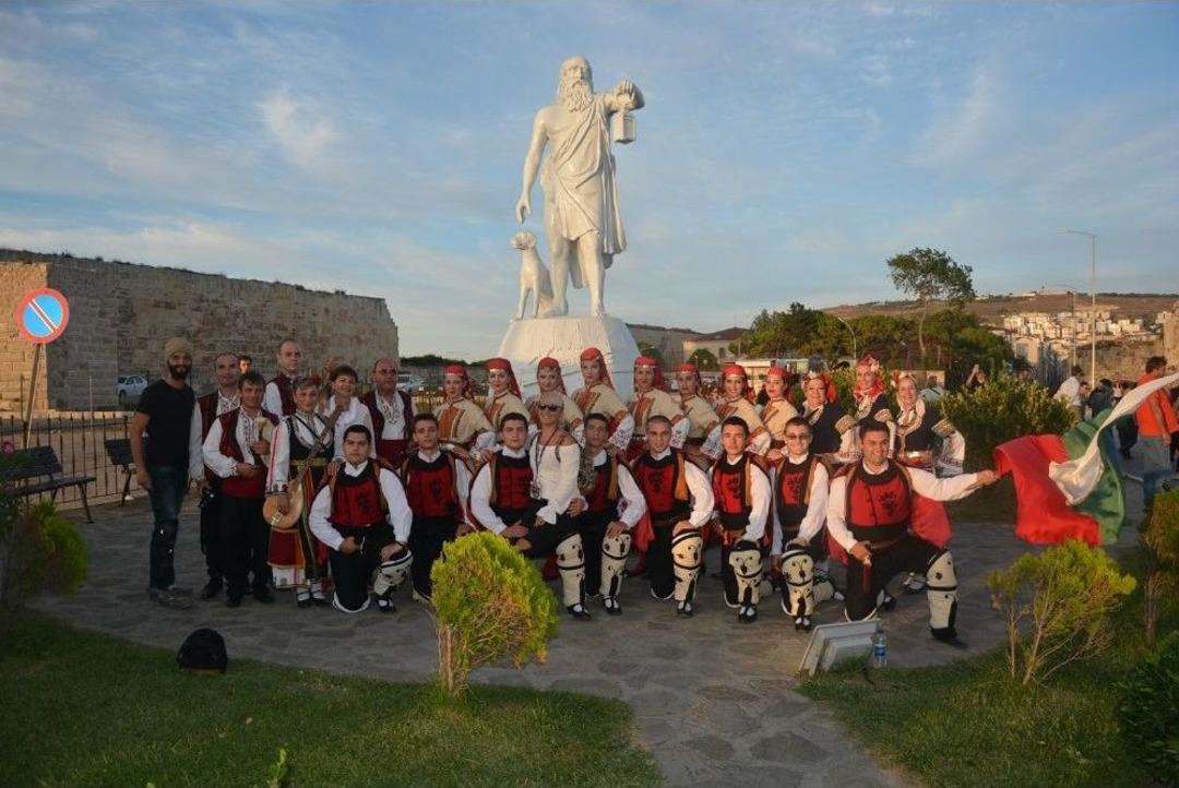 Mutluluk Festivali Y&uuml;r&uuml;y&uuml;ş&uuml;