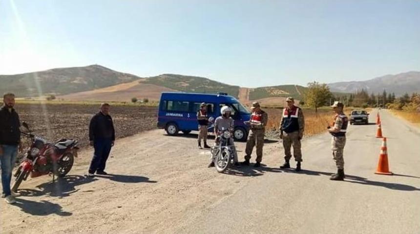 Jandarma Kasksız Motor S&uuml;r&uuml;c&uuml;lerine Ge&ccedil;it Vermiyor