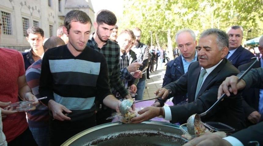 Er&uuml; &Ouml;ğrencilerine Aşure İkramı