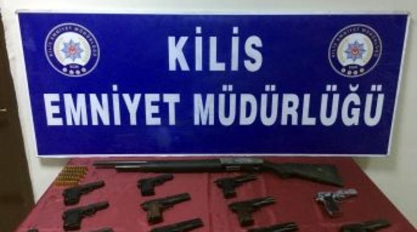 Kilis&rsquo;te Bir Evde 11 Adet Tabanca Operasyonu