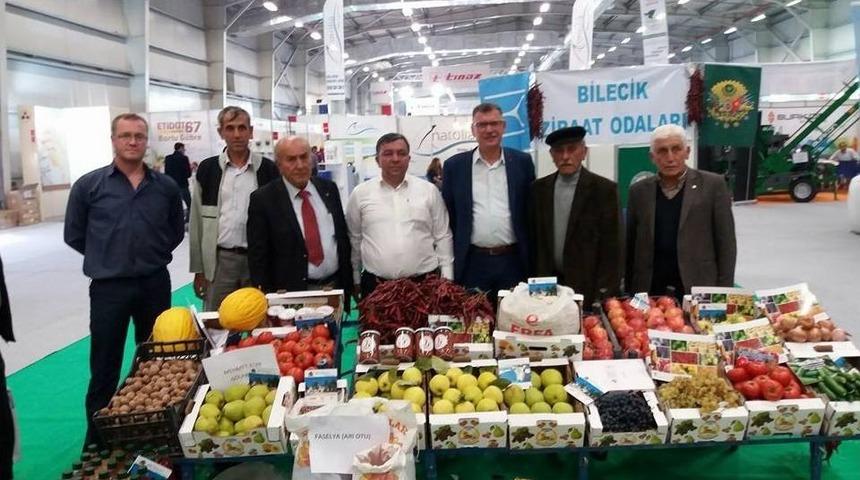 Vezirhan Belde Belediye Başkan Duymuş&rsquo;dan &Ccedil;ukur&ouml;ren K&ouml;y&uuml; Standını &Ouml;vg&uuml;