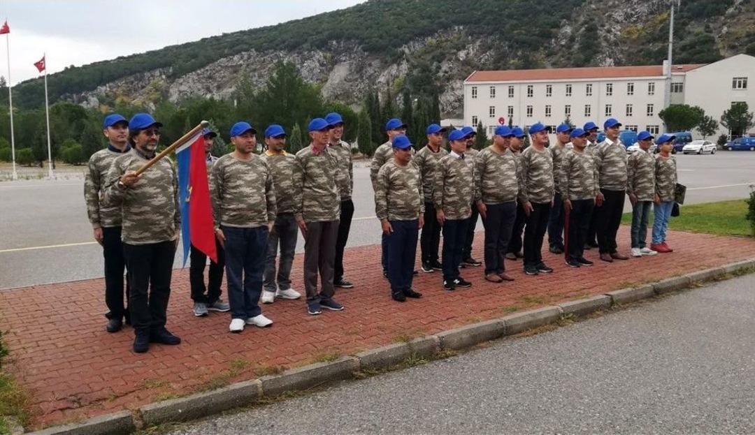 19 Yıl Sonra Tekrar İ&ccedil;timaya &Ccedil;ıktılar