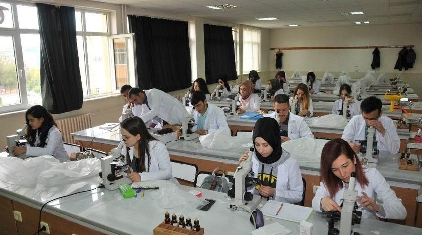 Prof. Dr. Küçüködük: “selçuk Üniversitesi Fen Fakültesi Örnek Oluyor”