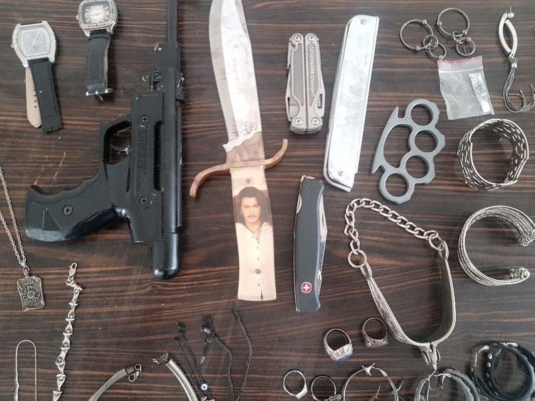 Barış Akarsu&rsquo;nun &Ccedil;alınan Eşyaları Soyguncunun Ailesi Tarafından Amasra&rsquo;ya Getirildi