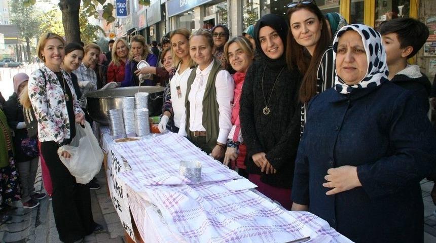Ak Parti Kadın Kolları Tarafından Aşure Programı D&uuml;zenledi