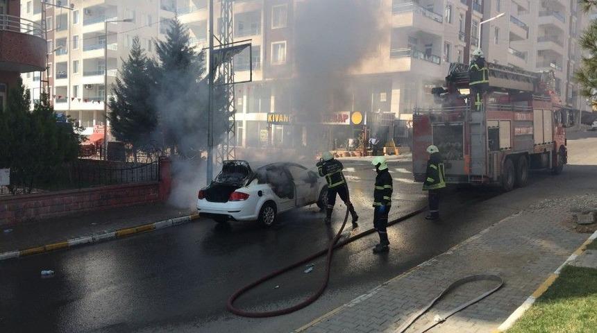 Batman&rsquo;da Seyir Halindeki Ara&ccedil; Alev Aldı