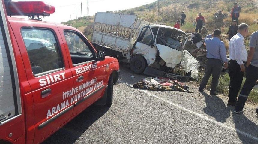 Siirt&rsquo;te Trafik Kazası: 2 &Ouml;l&uuml;, 6 Yaralı