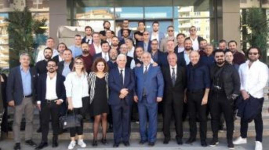 Birleşmiş Markalar Derneği &Uuml;yeleri Kosova'da
