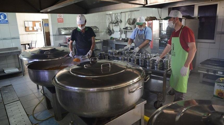 Aşevi Evlere Yemek Servisi Hizmetini S&uuml;rd&uuml;r&uuml;yor