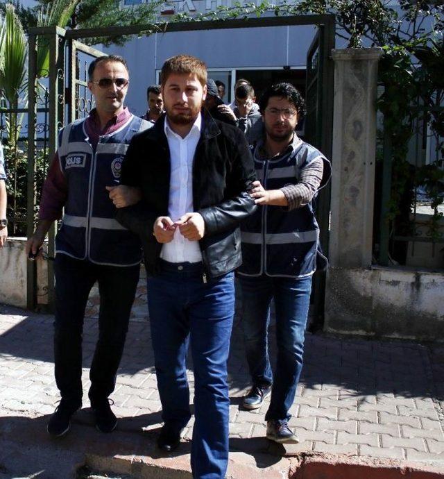 Darp Ettikleri Kuryenin &Uuml;zerindeki Parayı 1 Dolara Varıncaya Kadar Aldılar 1