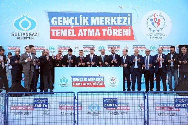 Spor Bakanı Osman Aşkın Bak, Sultangazi’de Gençlik Merkezi Temeli Attı